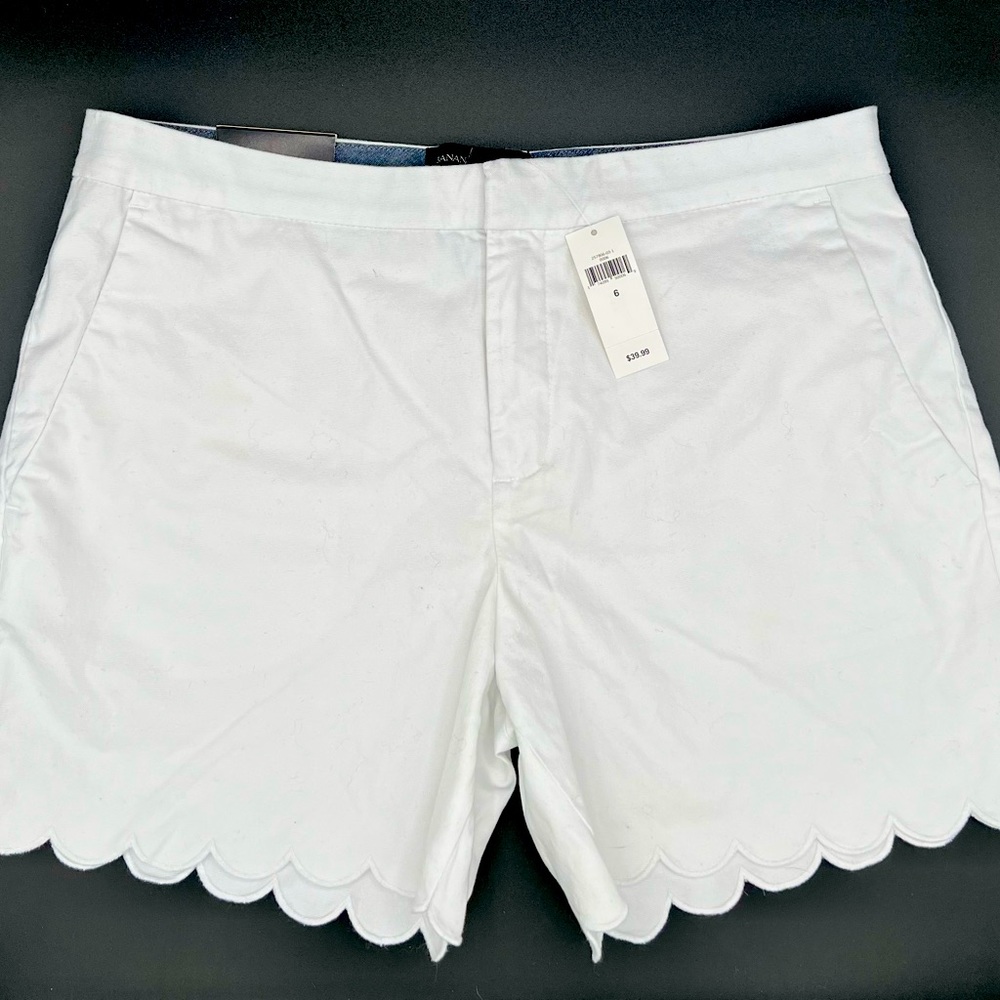 BANANA REPUBLIC SHORTS SIZE 6 WITH 5” INSEAM NEW WITH TAGS